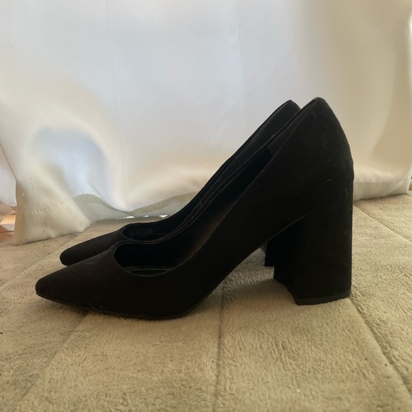 Black Charles David Pump size 7.5 - Picture 6 of 6
